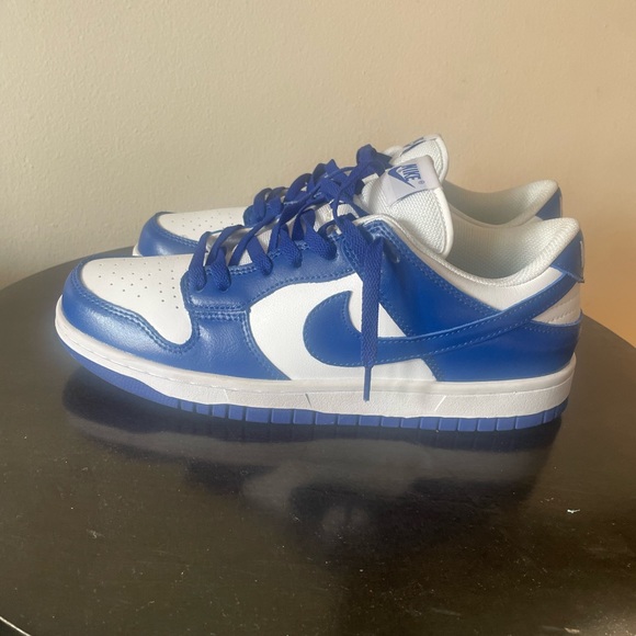Men sneakers Nike dunk low Kentucky